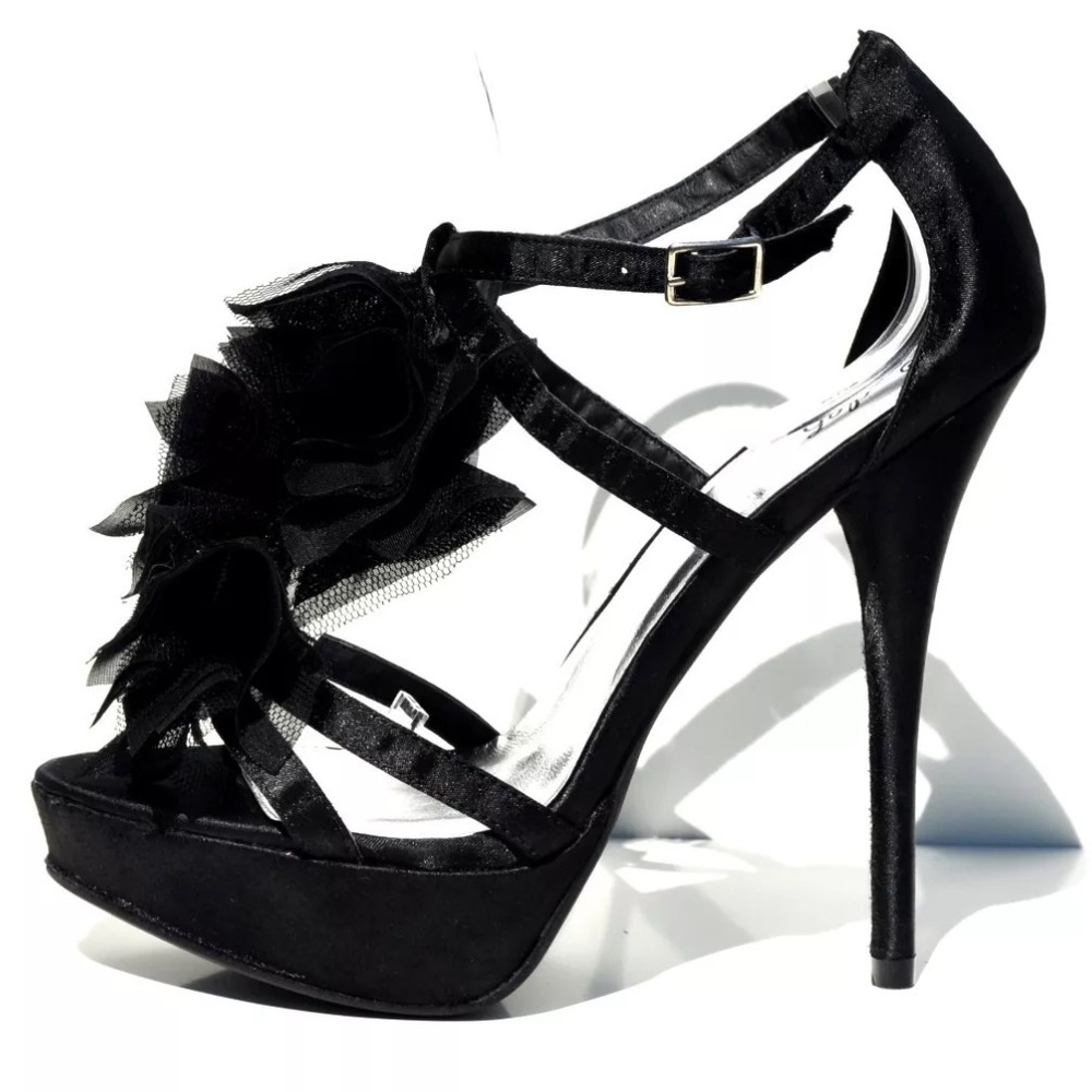 Satin Strappy with ruffles and platform perfect for going out hoco club, sz 8